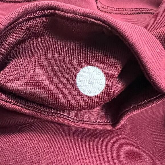 Lululemon Body Con Crop Leggings 4 - Picture 7 of 7